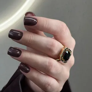 PAZNOKCIE - Manicure hybrydowy - zdjęcie 1